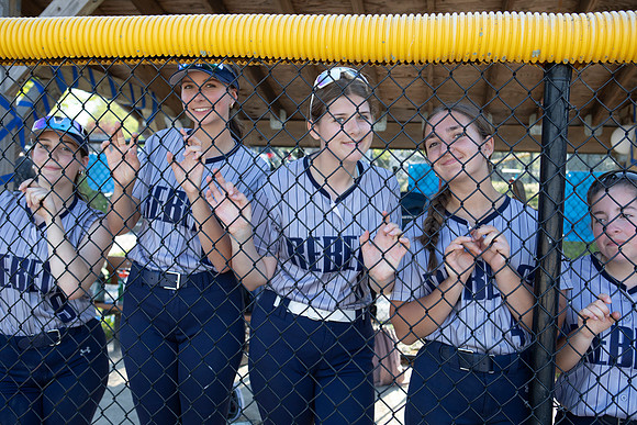 SKHSSoftball0030