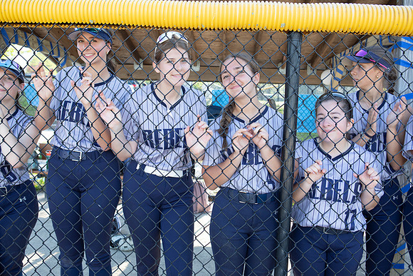 SKHSSoftball0032