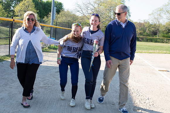 SKHSSoftball0047