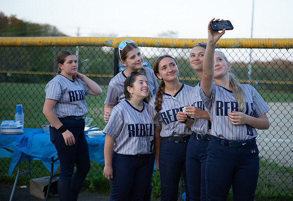 SKHSSoftball0126